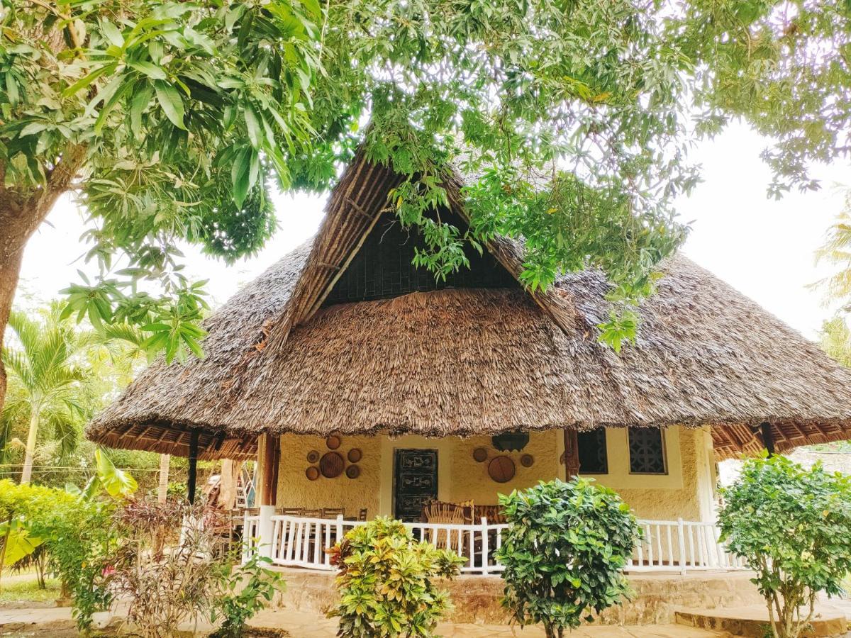 לינה וארוחת בוקר דיאני ביץ' Upani In Diani מראה חיצוני תמונה