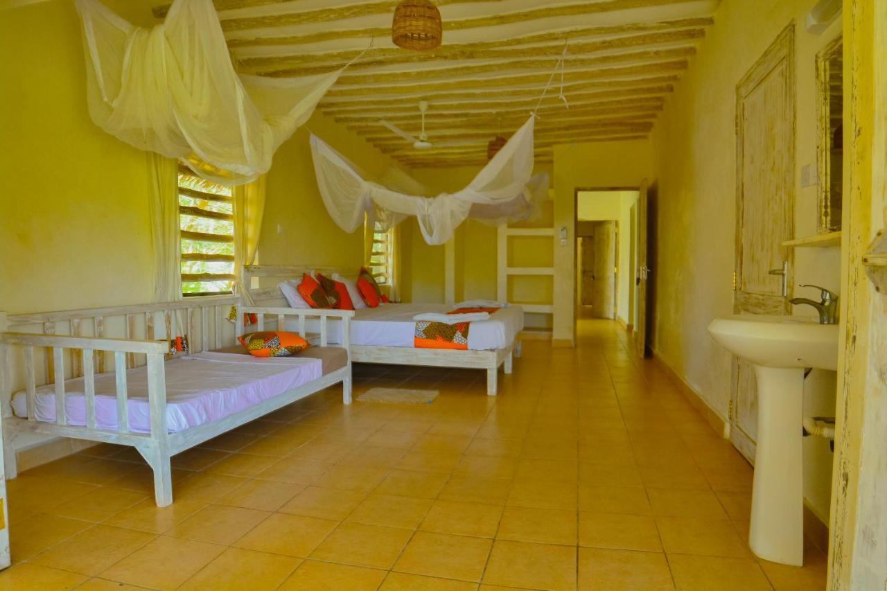 לינה וארוחת בוקר דיאני ביץ' Upani In Diani מראה חיצוני תמונה
