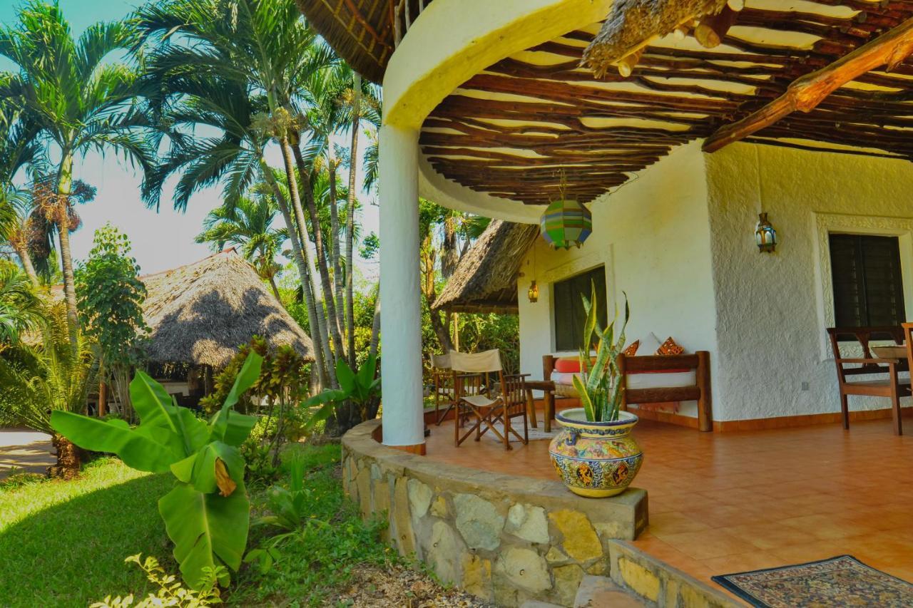 לינה וארוחת בוקר דיאני ביץ' Upani In Diani מראה חיצוני תמונה